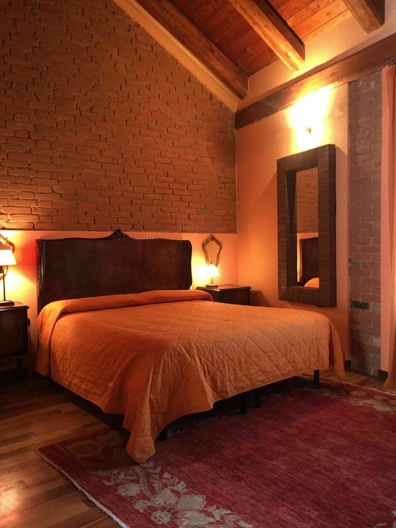 Bed and Breakfast Cascina Baresane Альба Екстер'єр фото